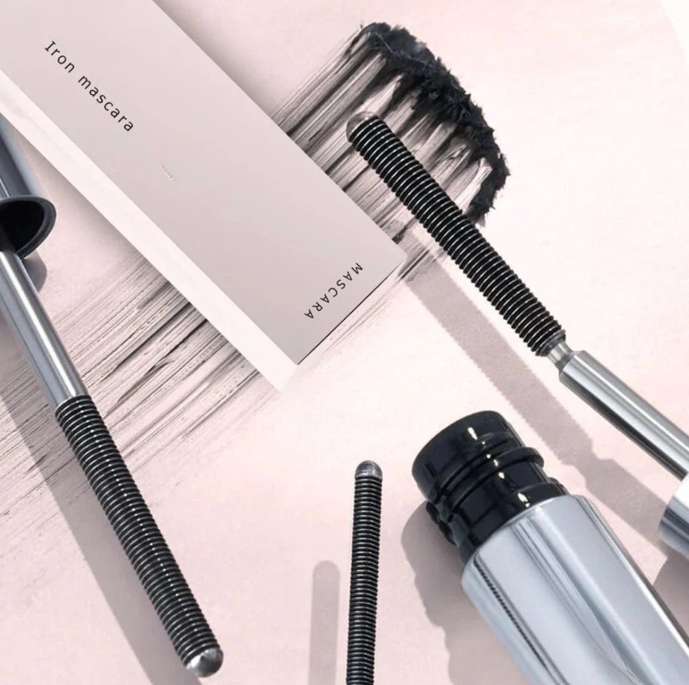Volumizing curl mascara product view 2